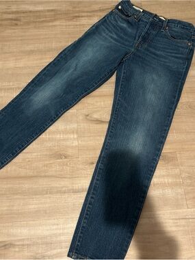 Levi's Women's Dark Blue wedgie fit Jean